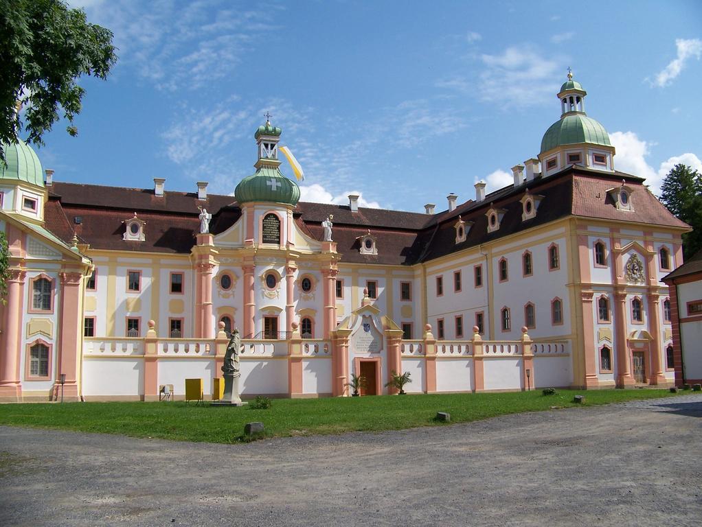Gaestehaeuser St. Marienthal Exterior photo